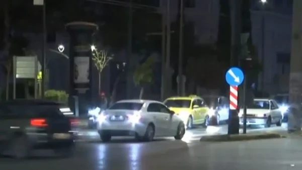 Οδηγός αυτοκινήτου μπήκε ανάποδα στην λεωφόρο Αλεξάνδρας – Δείτε βίντεο