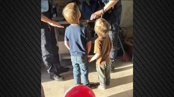 Τους έδεσαν τα μάτια για «παιχνίδι» και τα εγκατέλειψαν στο δάσος: Συγκλονίζει η υπόθεση των δύο παιδιών που βρέθηκαν μόνα στην Πορτογαλία