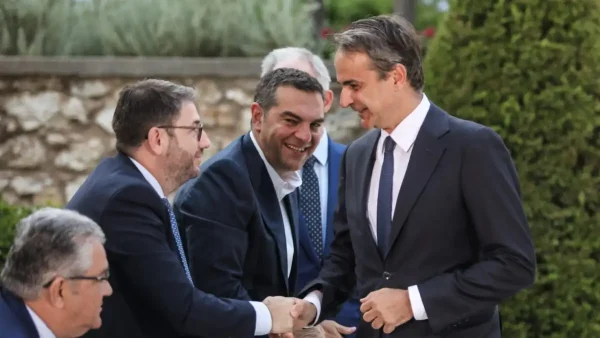 Δημοσκόπηση Prorata: Προβάδισμα 13,5 μονάδων για τη ΝΔ, έως το 10% τα ποσοστά για Τσίπρα και Καρυστιανού