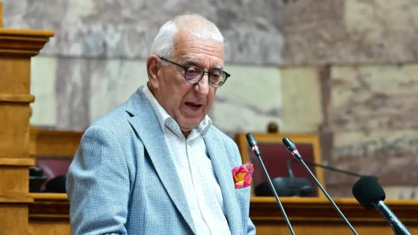 Κακλαμάνης για τις διαρροές του διαλόγου Ανδρουλάκη – Δεμίρη στη συνεδρίαση για τις υποκλοπές: «Θα ζητήσω έρευνα, είναι έως και ποινικό αδίκημα»