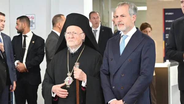 Ο Οικουμενικός Πατριάρχης, Βαρθολομαίος επισκέφθηκε την ΕΡΤ και εγκαινίασε το νέο κανάλι ERT Cosmos