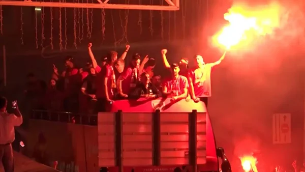 Το video της ΚΑΕ Ολυμπιακός με όσα έγιναν στη φιέστα για την κατάκτηση της Euroleague, στο Δημοτικό Θέατρο Πειραιά