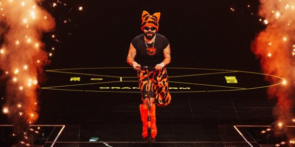 Eurovision 2026: Σε 4 διαφορετικούς κόσμους θα μας ταξιδέψει ο Akylas -Νέες λεπτομέρειες από τη σκηνική παρουσία