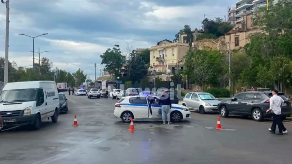 Πυροβολισμοί στο Μικρολίμανο: Αστυνομικοί «εξουδετέρωσαν» άνδρα που κουβαλούσε όπλα και χειροβομβίδες