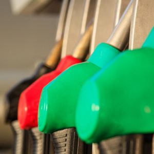 Κάτω από τα 2 ευρώ η αμόλυβδη – Προσδοκίες για νέα μείωση των καυσίμων