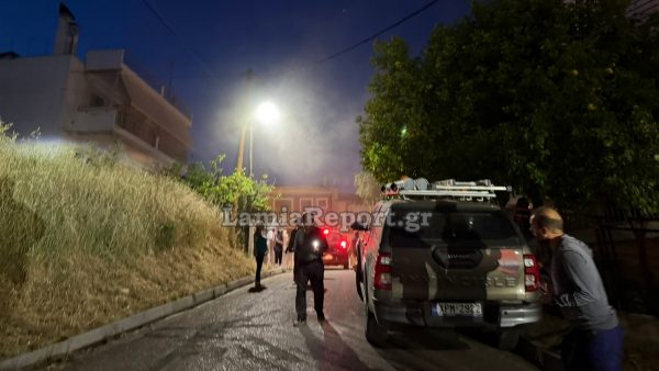 Λαμία: Άρπαξε φωτιά ο απορροφητήρας και γέμισε καπνούς σπίτι στον Αφανό (ΦΩΤΟ)