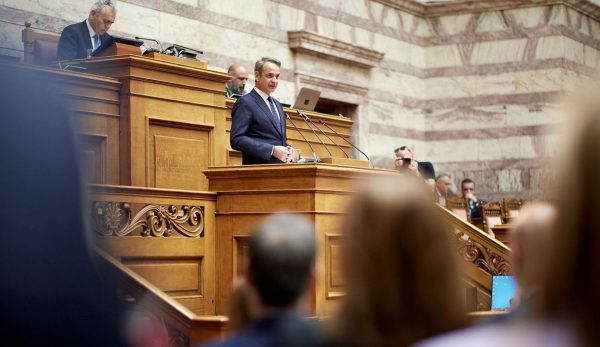 Μητσοτάκης στην ΚΟ της ΝΔ: Να ιδρώσουμε μαζί τη φανέλα, όχι στη μίζερη εσωστρέφεια και τις ανασφάλειες