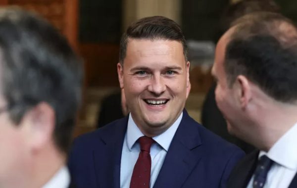 Πολιτική κρίση στη Βρετανία: Παραιτήθηκε ο υπουργός Υγείας Γουες Στρίτινγκ - Θέλει να είναι ο επόμενος πρωθυπουργός