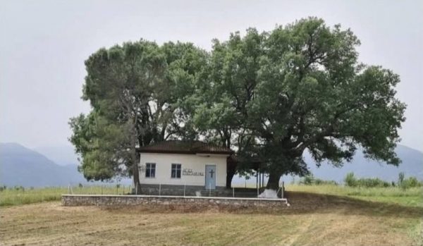 Πανηγυρίζει το εκκλησάκι του Αγίου Κωνσταντίνου και Ελένης στο Μεγαλοκύρι Αμφίκλειας