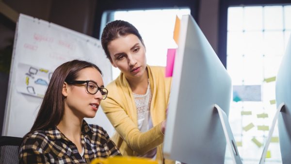 Δωρεάν επιμορφωτικά σεμινάρια στη Λαμία για τη μισθολογική διαφάνεια και την ισότητα στις αμοιβές