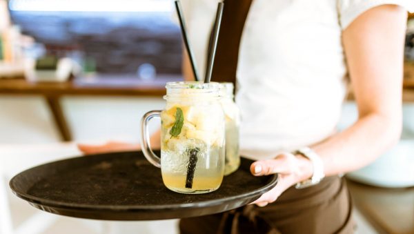 Τα γυμναστήρια Home αναζητούν barista και σερβιτόρο