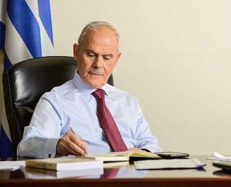 Ο Φάνης Σπανός αποχαιρετά τον Υφυπουργό Νίκο Ταγαρά