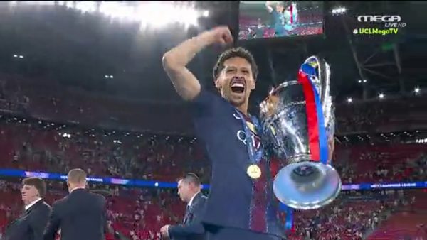Παρί Σεν Ζερμέν: Η απονομή του τροπαίου του Champions League και η παρ’ ολίγον γκάφα του Τσέφεριν