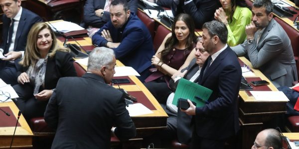 Δείτε live: Με όριο 151 βουλευτές η απόφαση για τη σύσταση εξεταστικής για τις υποκλοπές - Αποχώρησαν ΠΑΣΟΚ, ΣΥΡΙΖΑ και ΚΚΕ