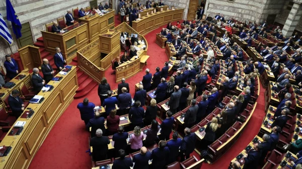 Δείτε live: Ένταση στη Βουλή στη συζήτηση για την εξεταστική για τις υποκλοπές - Βορίδης: Τα 120 «υπέρ» για έγκριση παραβιάζουν το Σύνταγμα