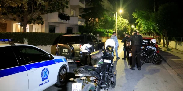 Μυστήριο στον Χολαργό -«Κανονίζαμε να βγούμε μέσα στην εβδομάδα», λέει συνάδελφος του πιλότου που τραυμάτισε τη γυναίκα του και αυτοκτόνησε