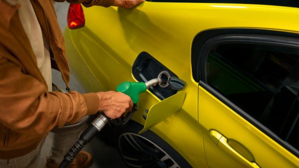 Ζητείται υπάλληλος σε πρατήριο υγρών καυσίμων - πλυντήριο