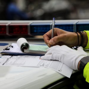 Τέλος το «λάδωμα» στα διπλώματα: Αυτόματα θα εκδίδεται η άδεια οδήγησης – Κάμερες στις εξετάσεις