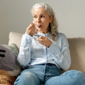 6 τροφές που πρέπει να τρώτε περισσότερο μετά τα 60, σύμφωνα με διατροφολόγους