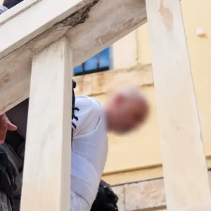 Σταυρούλα Λεβεντάκη: Στα δικαστήρια Χανίων ο 43χρονος για τη δολοφονία της – «Κάθαρμα, δολοφόνε», του φώναζαν συγγενείς της