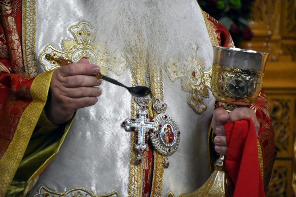 Η αλήθεια για τις αυξήσεις στους μισθούς της ιεραρχίας: Τι έπαιρναν, τι θα παίρνουν αρχιεπίσκοπος, μητροπολίτες, τιτουλάριοι και επίσκοποι