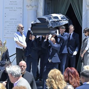Το τελευταίο αντίο στον δημοσιογράφο Αντρέα Μαζαράκη, ποιοι έδωσαν το «παρών»
