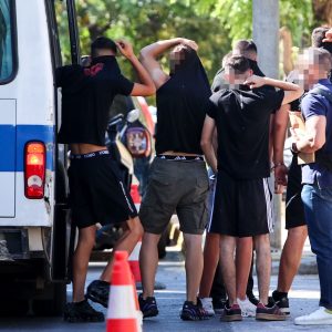Πώς έγινε το μαχαίρωμα με τον νεκρό 15χρονο στη «διεκδικούμενη» πλατεία της Καλλιθέας, τι υποστήριξε ο δράστης για το μοιραίο χτύπημα