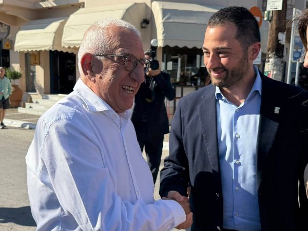 Νικήτας Κακλαμάνης και Φάνης Σπανός στα εγκαίνια του Μουσείου Θαλάσσιας Ζωής στη Λίμνη Ευβοίας