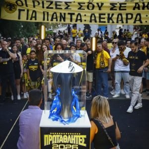 Σήμερα στην πλατεία Ελευθερίας στη Λαμία το τρόπαιο της Πρωταθλήτριας ΑΕΚ