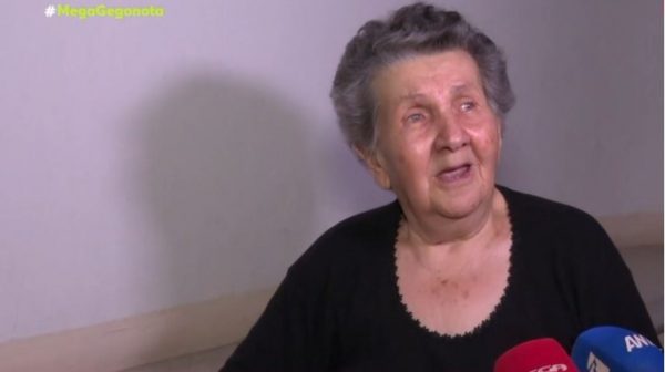 Θεσσαλονίκη: "Με έπιασε από τον λαιμό" - Συγκλονίζει η ηλικιωμένη που έπεσε θύμα ληστή μέσα στην πολυκατοικία της