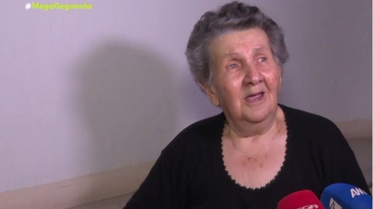 Θεσσαλονίκη: "Με έπιασε από τον λαιμό" - Συγκλονίζει η ηλικιωμένη που έπεσε θύμα ληστή μέσα στην πολυκατοικία της