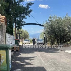 Λαμία: «Χτύπησαν» ξανά οι γνωστοί - άγνωστοι στο κοιμητήριο της Αγίας Παρασκευής - Το ένα αυτοκίνητο ήταν του ιερέα
