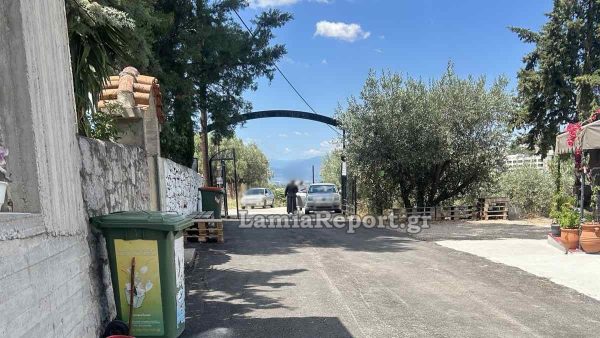 Λαμία: «Χτύπησαν» ξανά οι γνωστοί - άγνωστοι στο κοιμητήριο της Αγίας Παρασκευής - Το ένα αυτοκίνητο ήταν του ιερέα