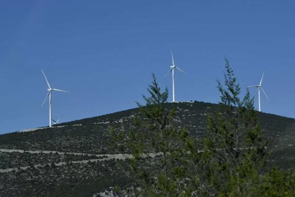 Σε Φθιώτιδα και Φωκίδα τα πέντε από τα έξι αιολικά πάρκα της ΔΕΗ