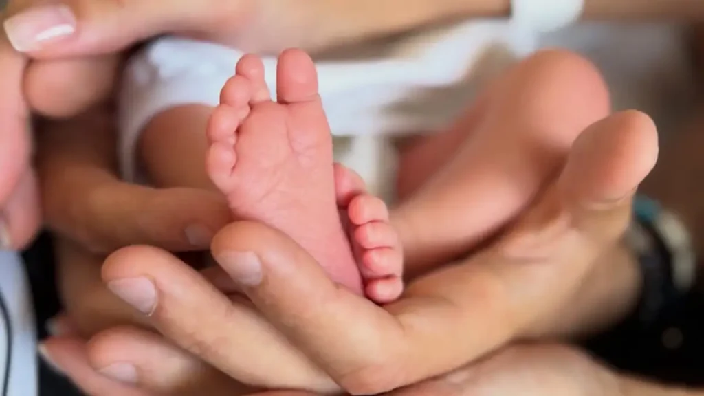 Η Αλεξάνδρα Νίκα δημοσίευσε την πρώτη φωτογραφία της νεογέννητης κόρης της