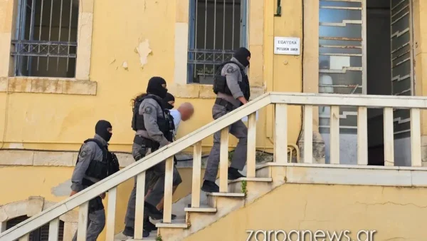Σταυρούλα Λεβεντάκη: Με αλεξίσφαιρο γιλέκο στα δικαστήρια Χανίων ο δράστης της δολοφονίας της