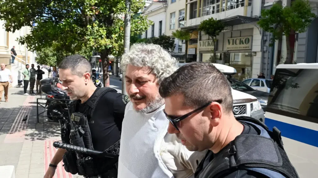 Αίγιο: Αναβλήθηκε η δίκη του Τζέιμς Δαλαμάγκα – Παραμένει κρατούμενος, ζητά να μην εκδοθεί στην Αυστραλία