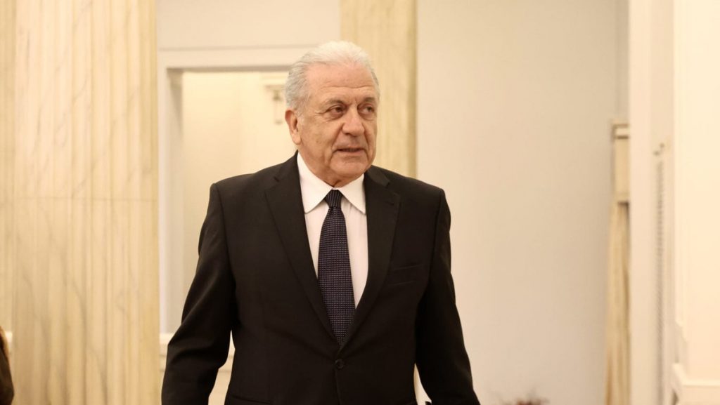Βουλή: Στην Επιτροπή Δεοντολογίας η δικογραφία για τον Δημήτρη Αβραμόπουλο – Η Ολομέλεια θα αποφασίσει για την άρση ή μη της ασυλίας του