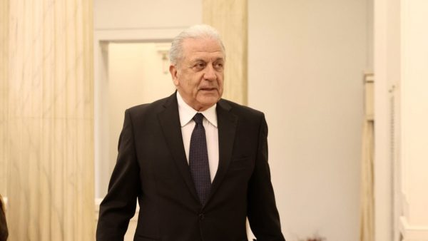 Βουλή: Στην Επιτροπή Δεοντολογίας η δικογραφία για τον Δημήτρη Αβραμόπουλο – Η Ολομέλεια θα αποφασίσει για την άρση ή μη της ασυλίας του