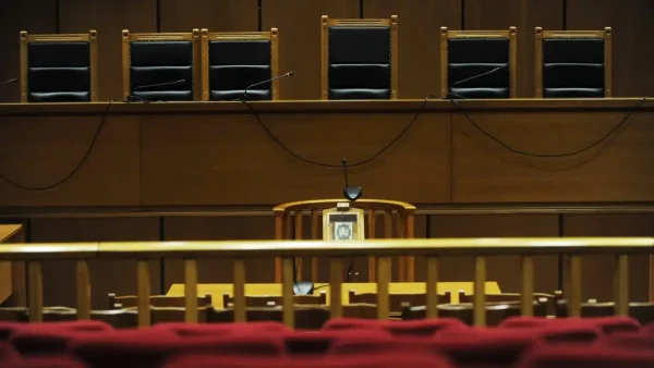 Θεσσαλονίκη: Προθεσμία για να απολογηθεί πήρε η 29χρονη που μαχαίρωσε τον σύντροφό της