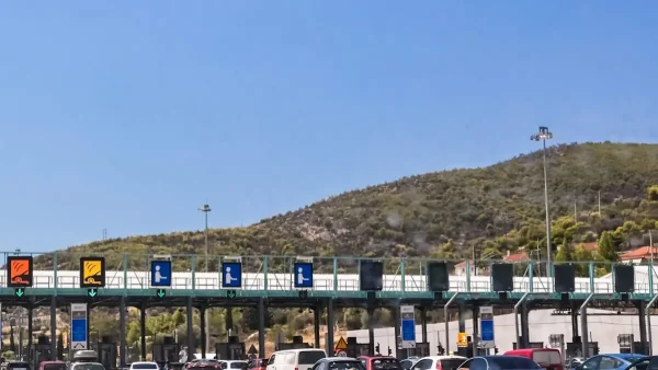Τριήμερο Αγίου Πνεύματος: Ομαλά η επιστροφή των εκδρομέων, με λίγες καθυστερήσεις στην Αθηνών – Κορίνθου