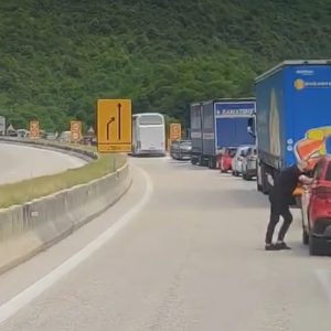 Φωτιά στην Εγνατία Οδό και διακοπή κυκλοφορίας στο ρεύμα προς Ιωάννινα