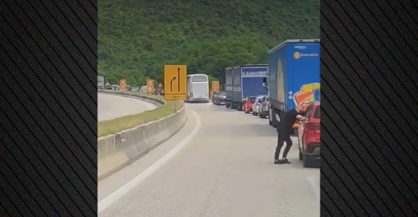 Φωτιά στην Εγνατία Οδό και διακοπή κυκλοφορίας στο ρεύμα προς Ιωάννινα