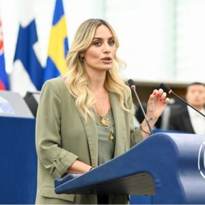 Ελεονώρα Μελέτη: Είναι χυδαίο ανήλικα παιδιά να γίνονται influencers