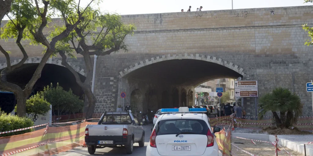 19χρονος έπεσε από τα ενετικά τείχη στο Ηράκλειο - Νοσηλεύεται στη ΜΕΘ
