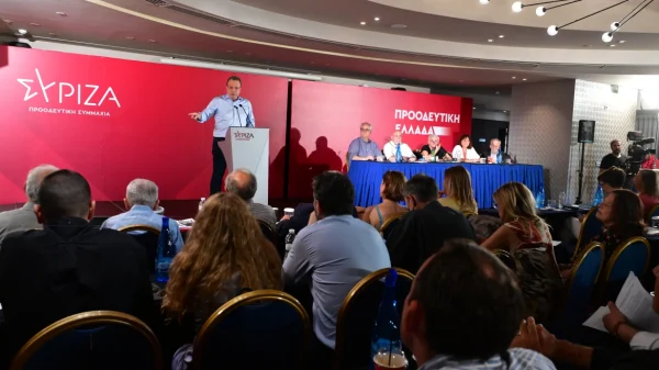 Mετακινείται στον Τσίπρα ο ΣΥΡΙΖΑ, με απόφαση Κεντρικής Επιτροπής -Δούρου, Παππάς, Πολάκης αντιδρούν στη διάλυση