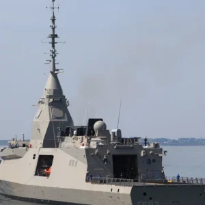 Ξεκίνησαν οι πρώτες θαλάσσιες δοκιμές για τη φρεγάτα ΦΟΡΜΙΩΝ, δείτε φωτογραφίες