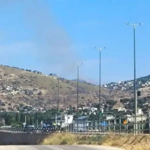 Φωτιά στη Λαυρεωτική – Σηκώθηκαν 2 ελικόπτερα