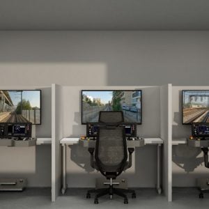 Σε 14 προσομοιωτές η εκπαίδευση για μηχανοδηγούς και σταθμάρχες εντός του 2026