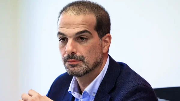 Σακελλαρίδης κατά Τσίπρα: «Η ΕΛΑΣ επιδιώκει κοκορομαχία για τη 2η θέση, δεν έχει προοπτικές διακυβέρνησης»
